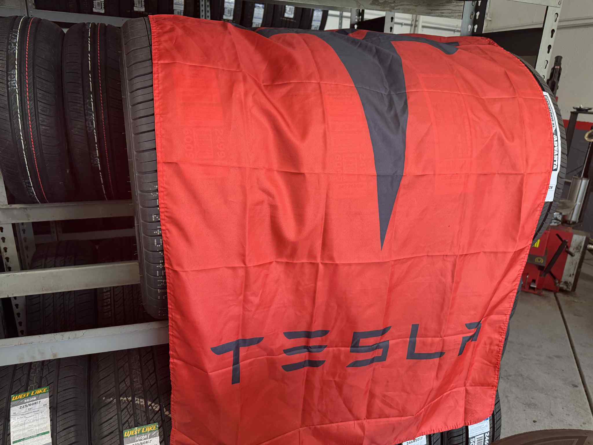  Upgrade Your Tesla’s Grip! Top New Tires for Speed, Safety & Smooth Rides
