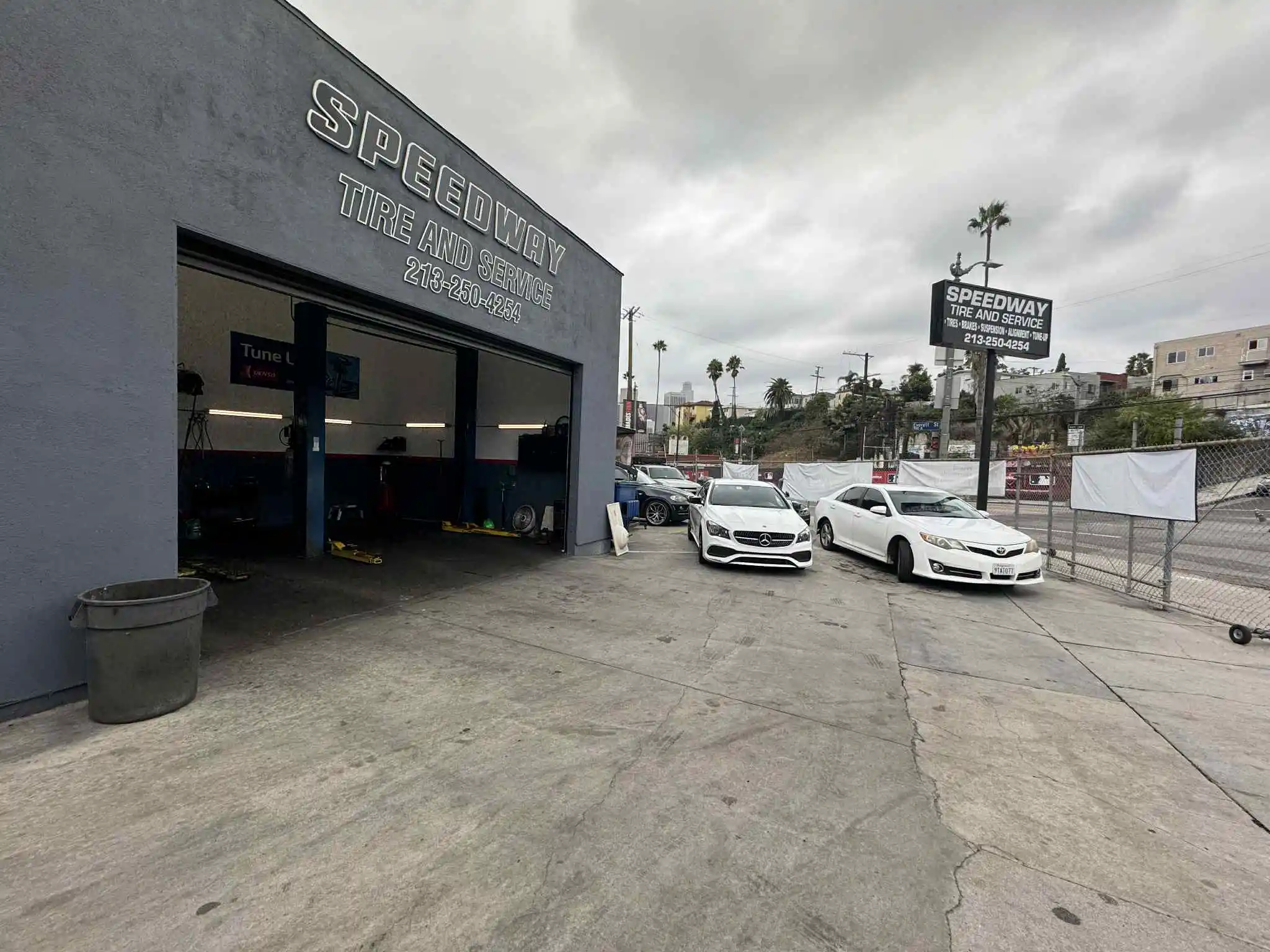 Rainy Season in Echo Park: Hydroplaning Risks & the 4/32″ Tread Rule