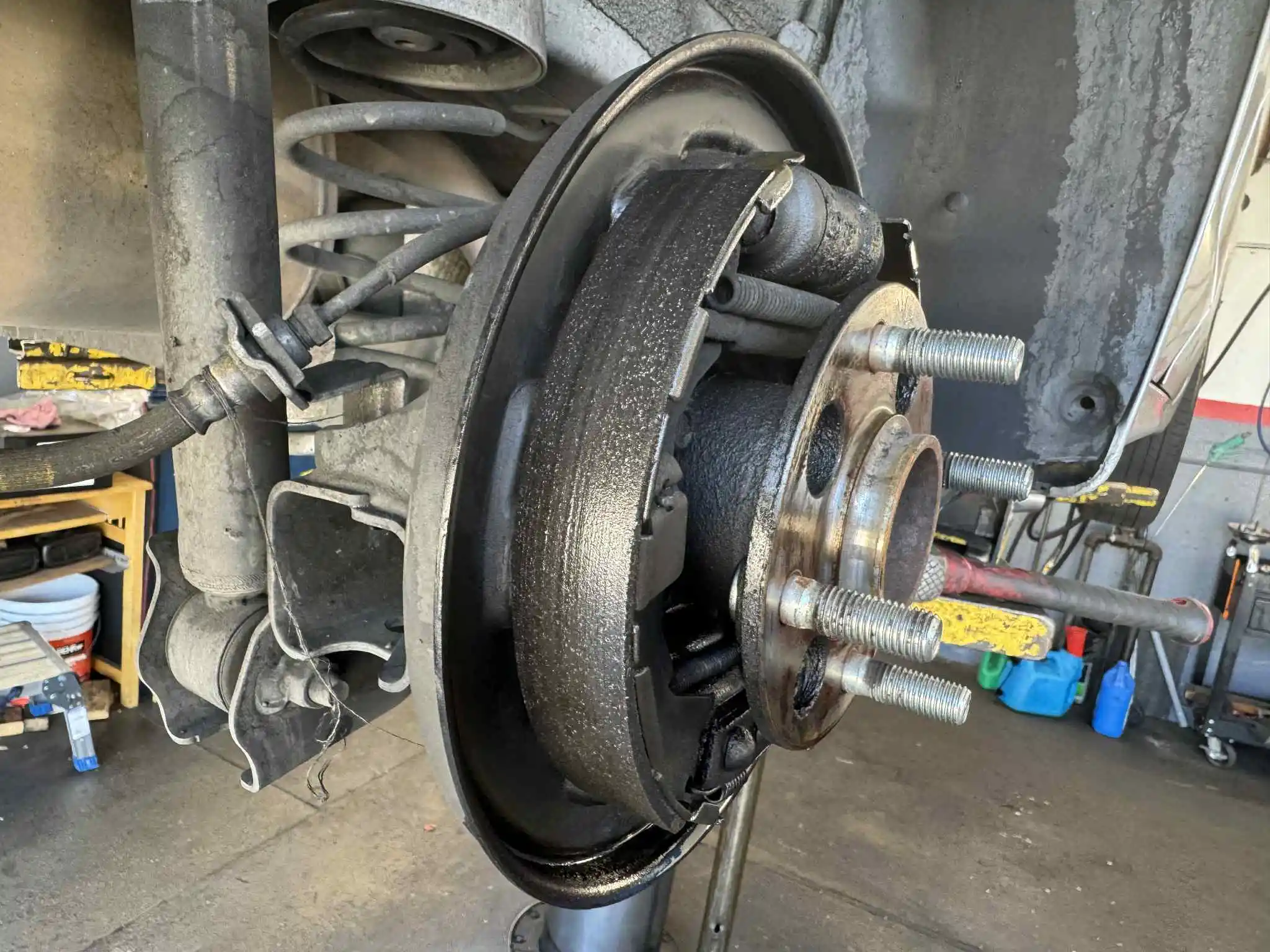 Humming or Grinding? Wheel Bearing Failure Signs for DTLA Drivers