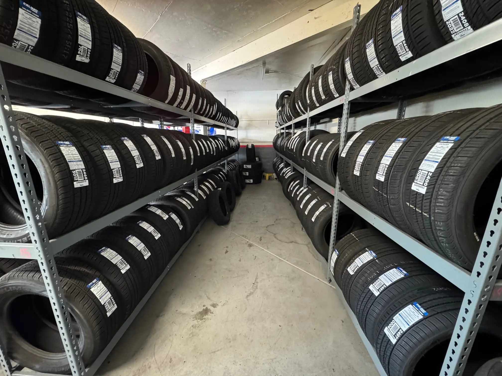 Used vs. New Tires: A Guide for Budget-Conscious Silver Lake Drivers