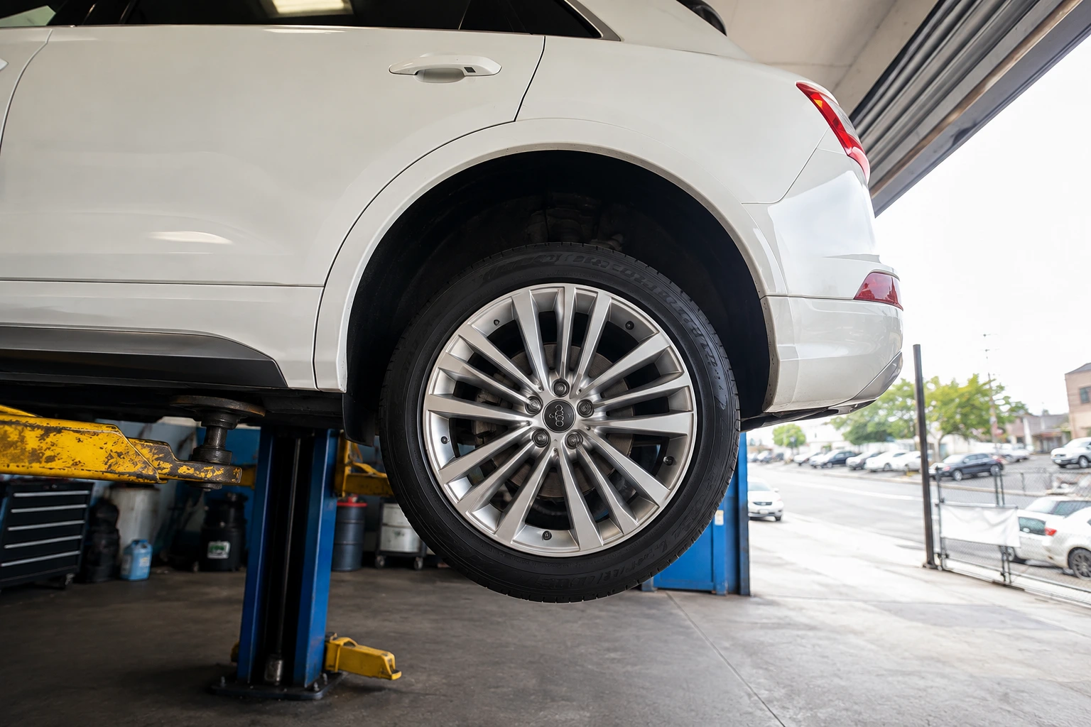Flat Tire in Los Angeles? Here's Exactly What to Do — Step by Step